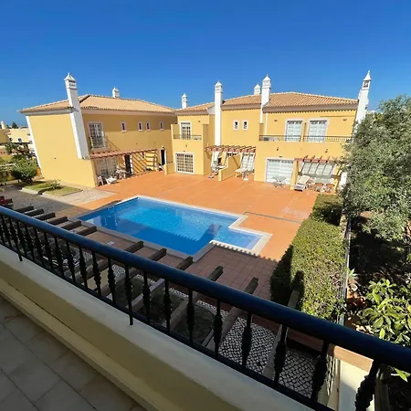 Moradia Da Encosta- *